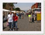 Tepozlan - Silvia y Joaqun en el mercado