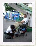 Cuernavaca - Limpiando los zapatos para la boda